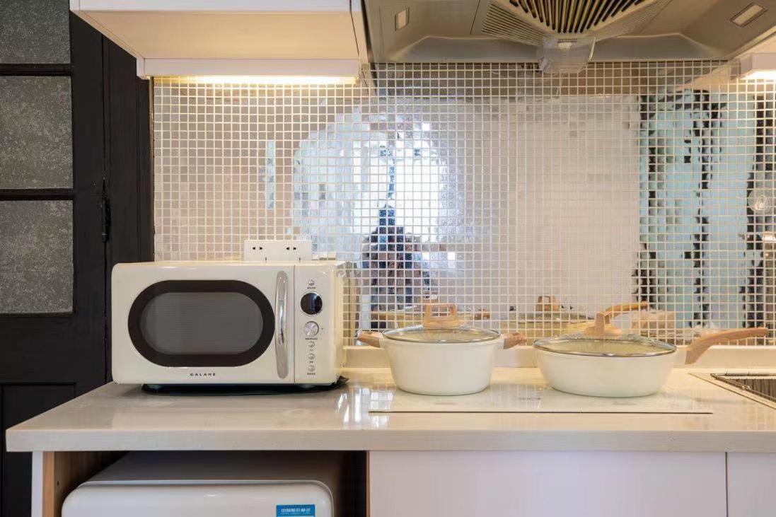 Apartment Hills & Serendipity Artisanal Glass Downtown Close To Metro Line10 Shanghai
